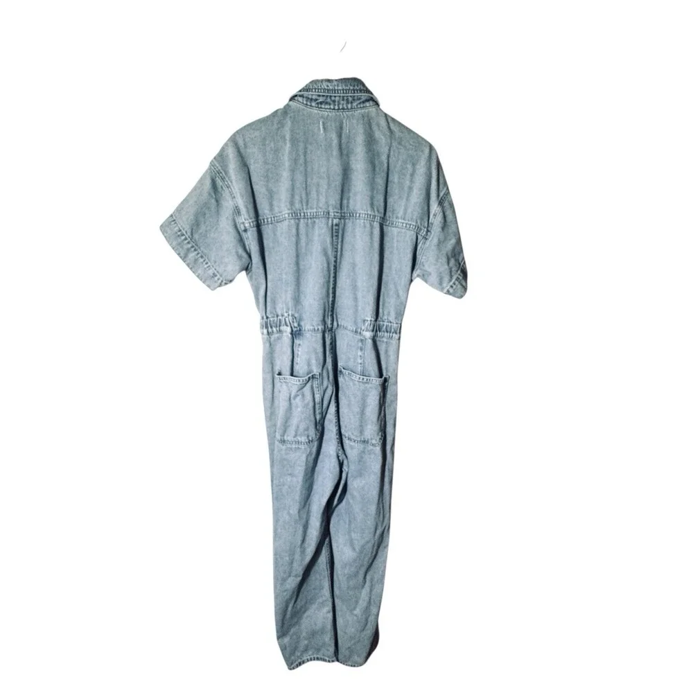 We‎ The Free Jumpsuit Size Medium Blue Denim Coveralls Short Sleeve Pockets